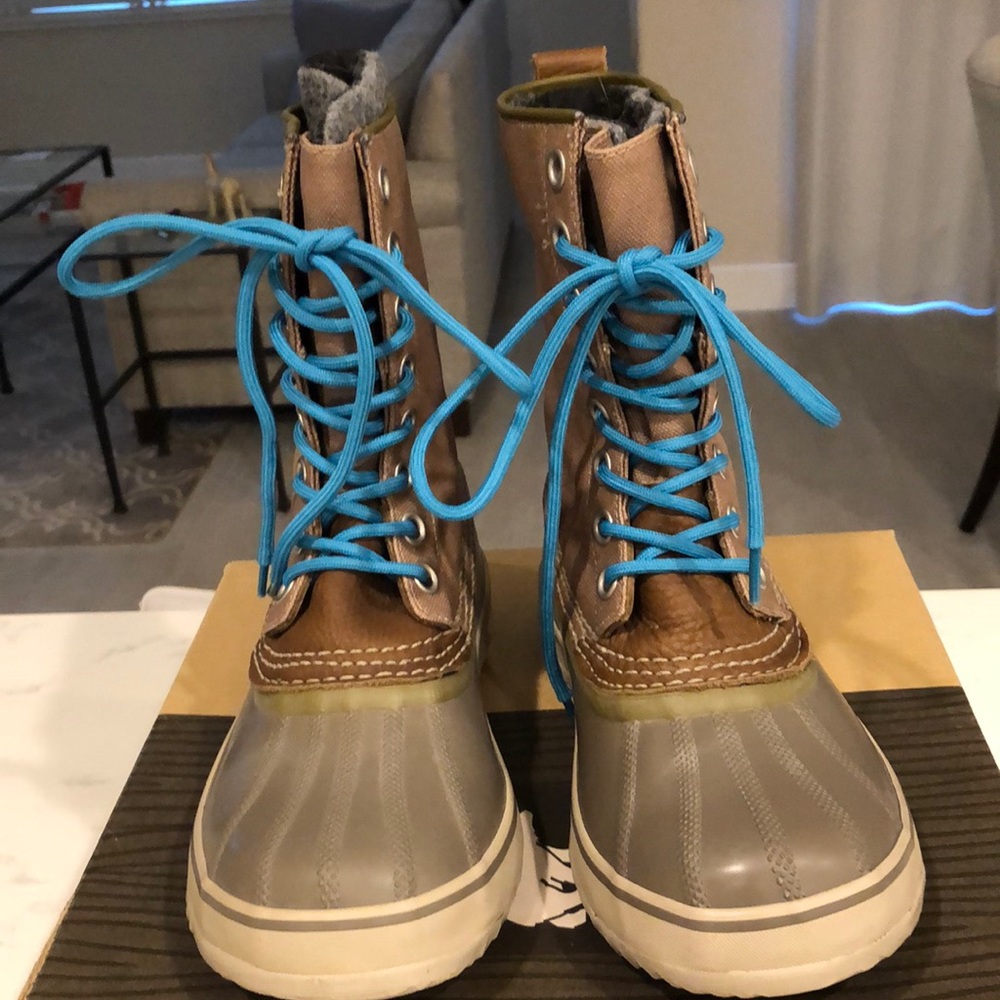 Womens Sorel 1965 premium CVS Gray  size 8